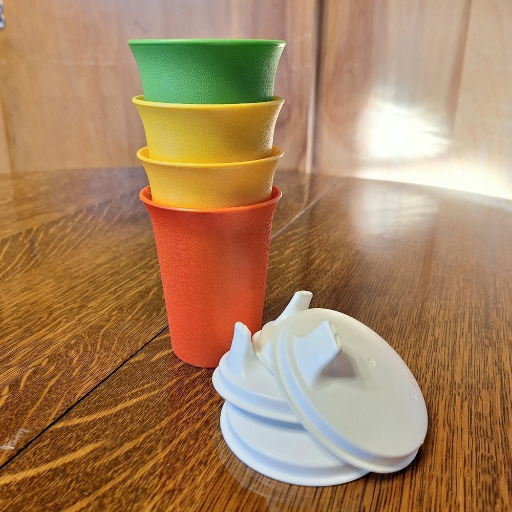Vintage Tupperware 7 Oz Sippy Cups/Tumblers With Snap on Lids, Set of 4 - Picture 5 of 10